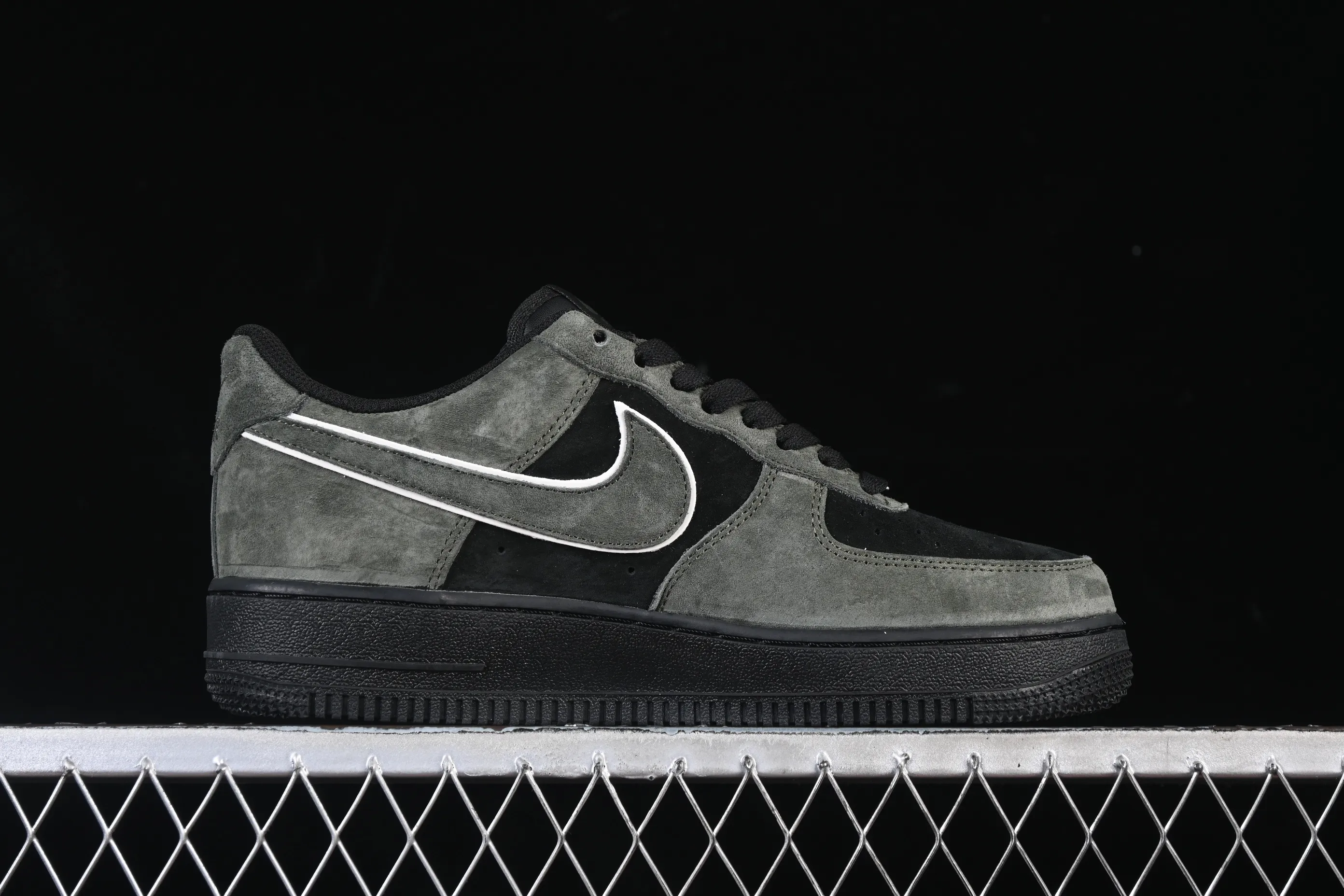 All Categories Nk Air Force 1 Air Force Series Nk Air Force 1 Low Air Force Low Nike Air Force 1'07 Low Army Green Black Autumn and Winter Suede Air Force One Low Casual Sneakers ZH0316-132